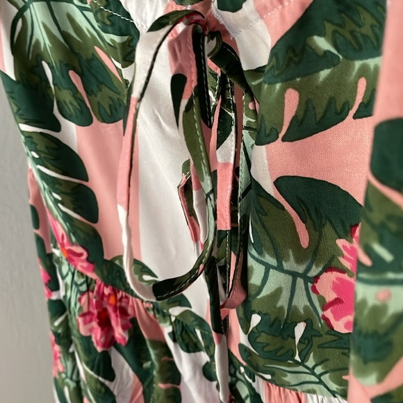 Lovers and Friends vguc mini dress - Picture 5 of 8